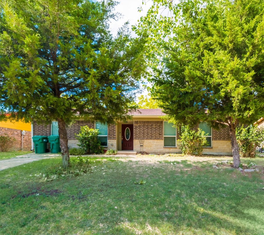 621 Meadowridge Street Ferris TX 75125