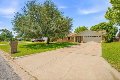 1442 N Dale Avenue Stephenville TX 76401
