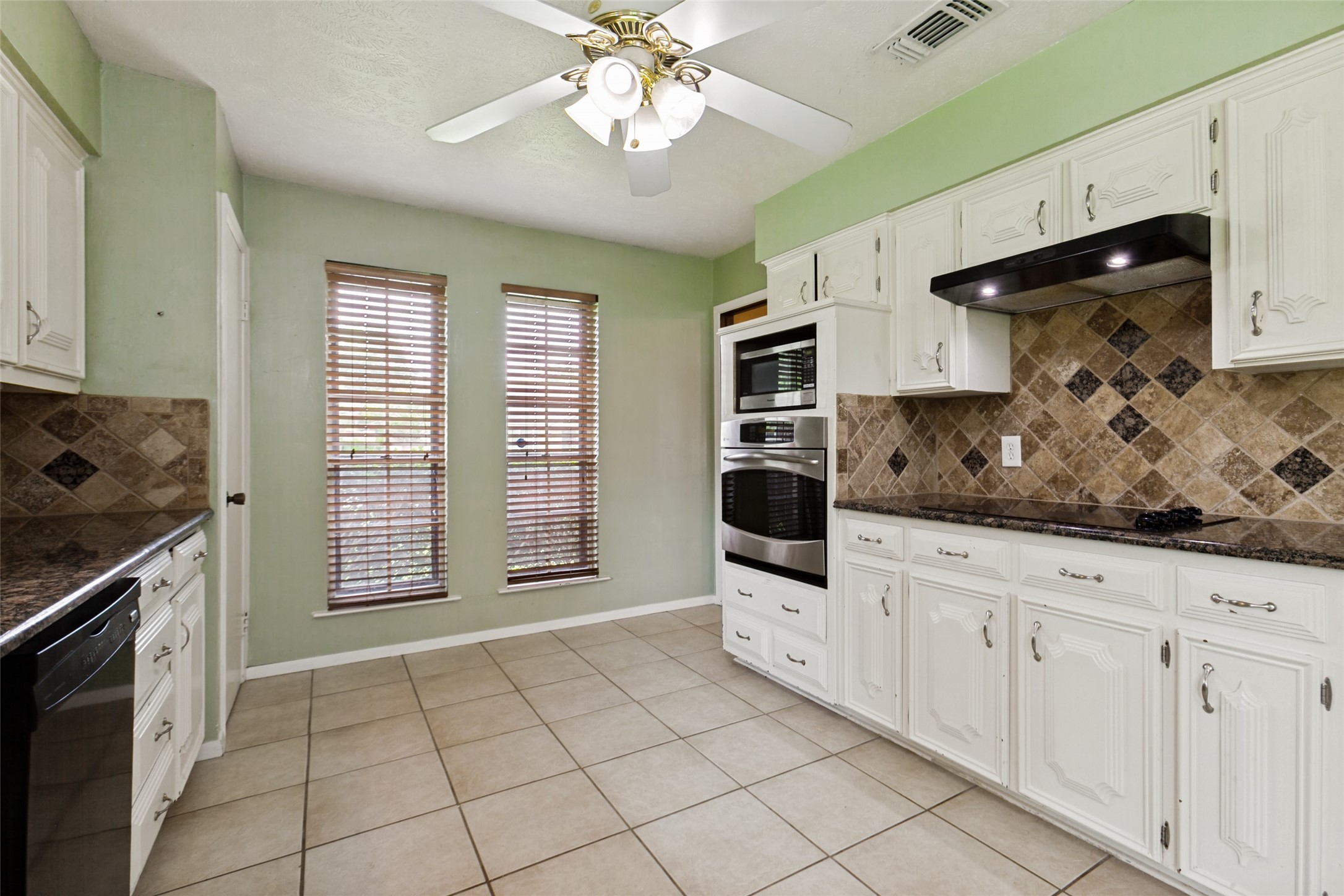 2212 Heather Hill Lane Plano TX 75075