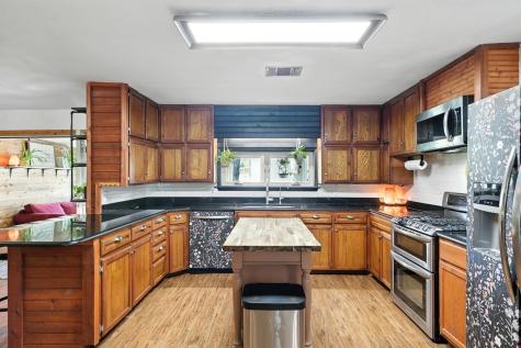 470 Wildwood Trail Weatherford TX 76085