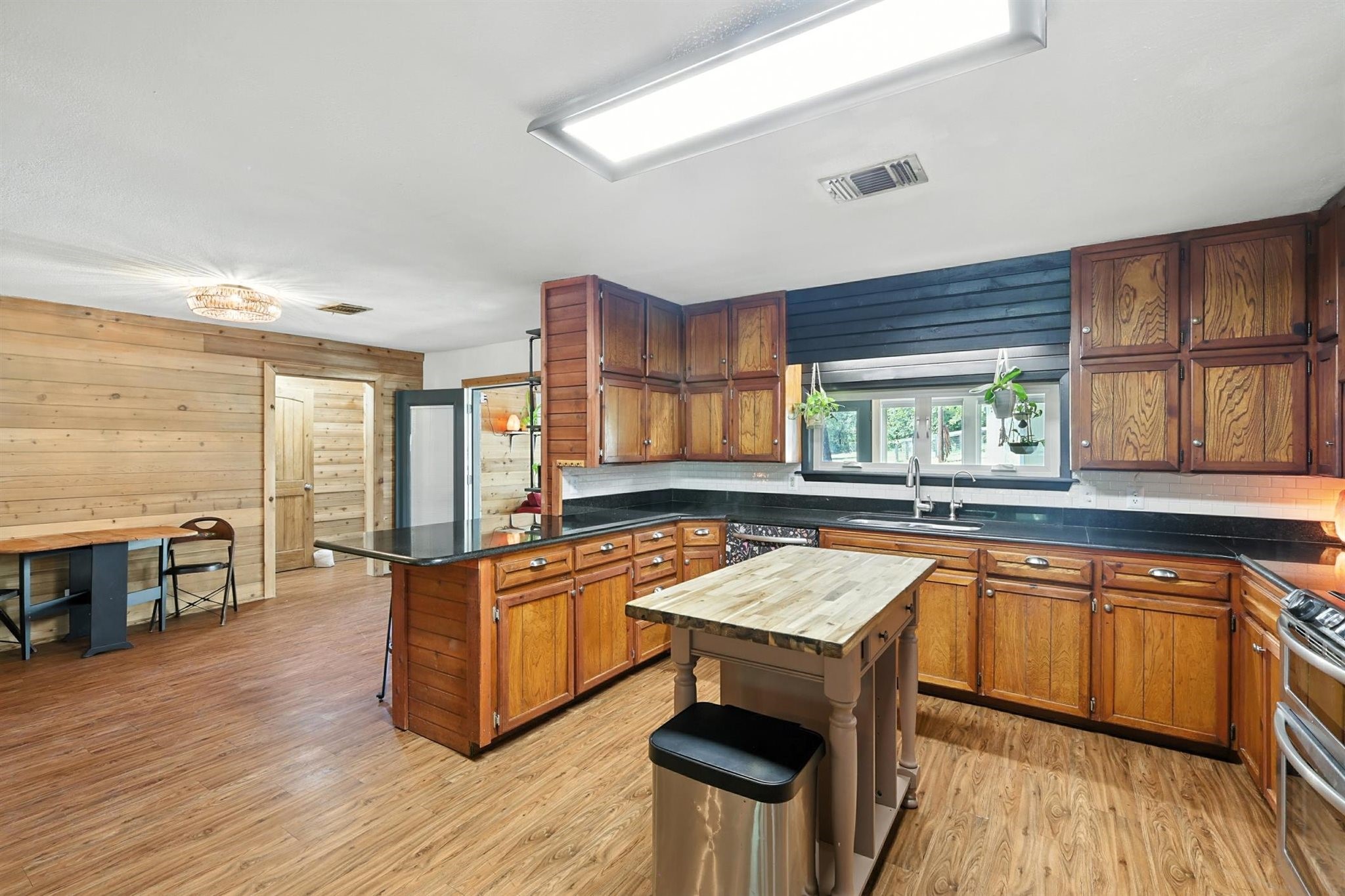 470 Wildwood Trail Weatherford TX 76085