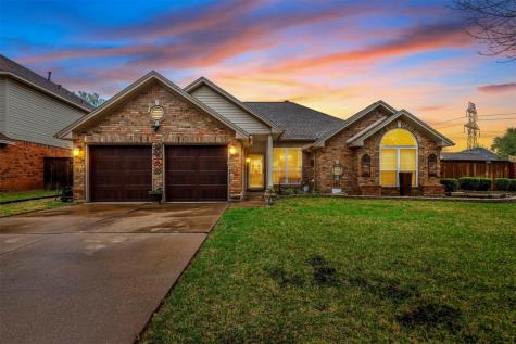 4392 Carolina Street Grand Prairie TX 75052
