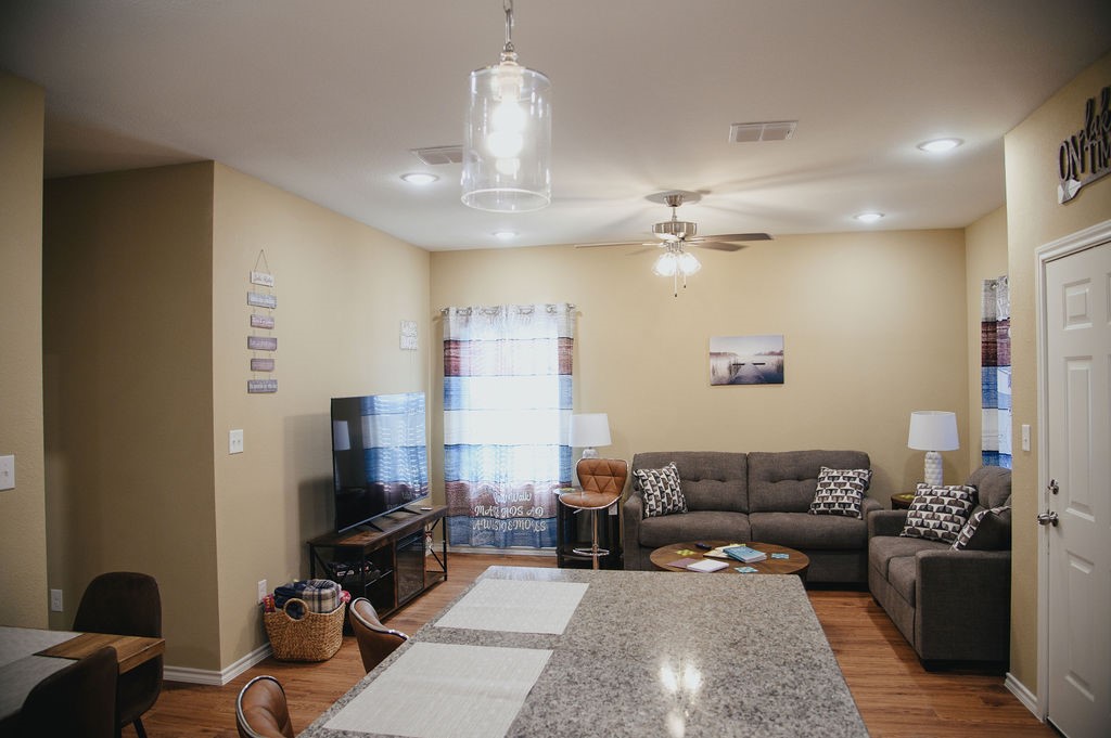 1041 Hillburn Drive West Tawakoni TX 75474