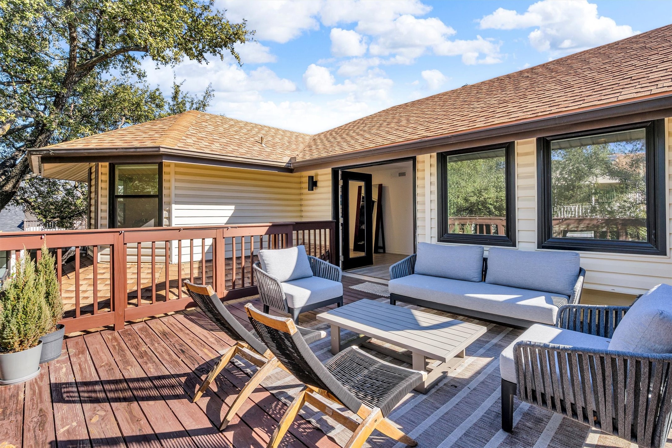3288 Lakenheath Place Dallas TX 75204