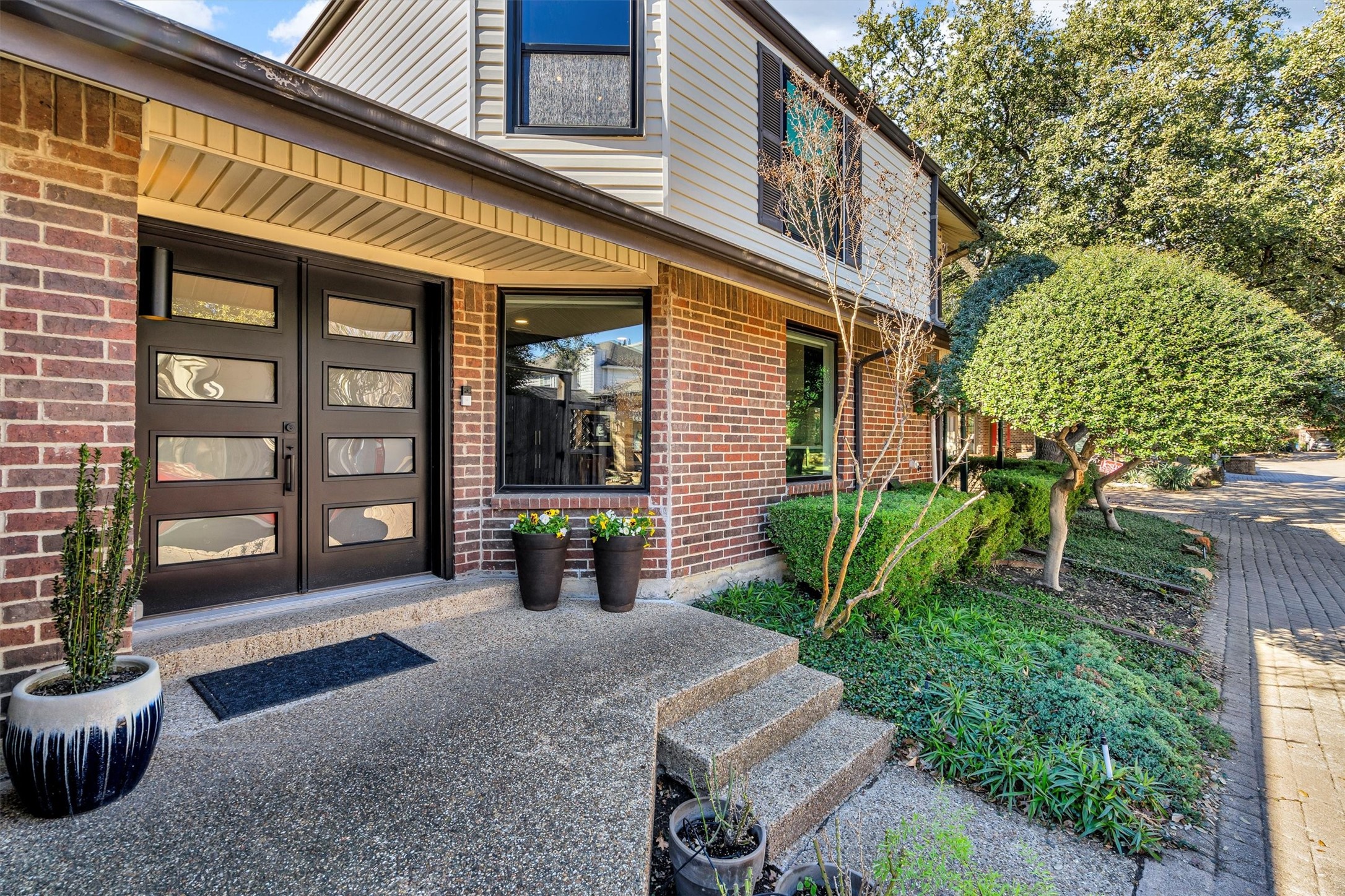 3288 Lakenheath Place Dallas TX 75204