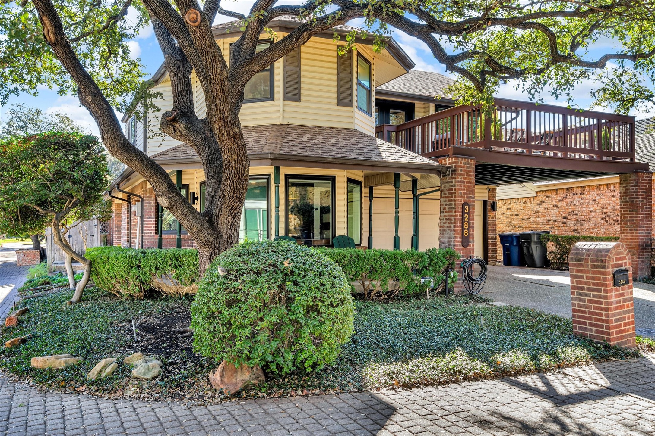 3288 Lakenheath Place Dallas TX 75204