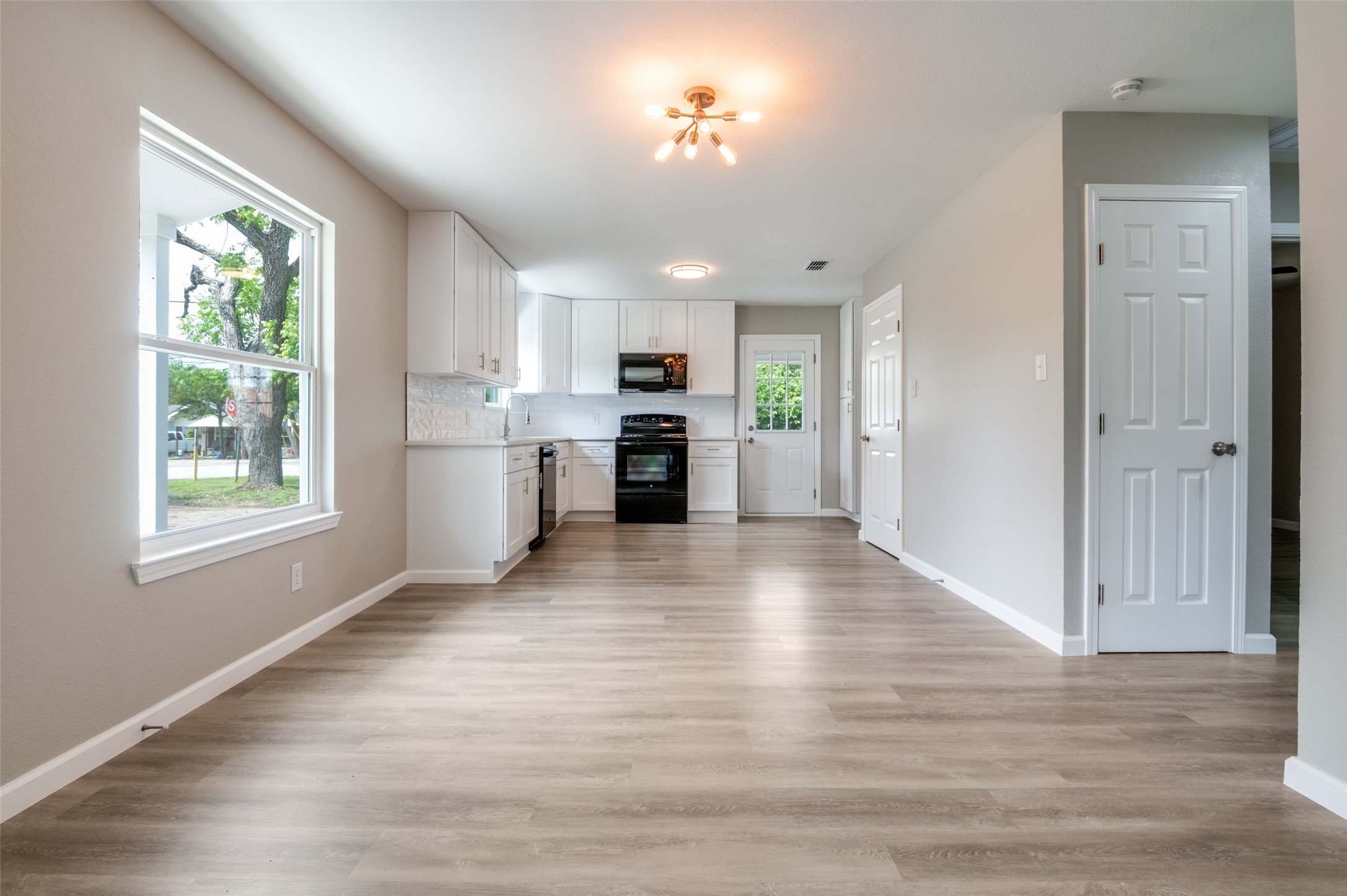 210 W Shelton Street Alvarado TX 76009