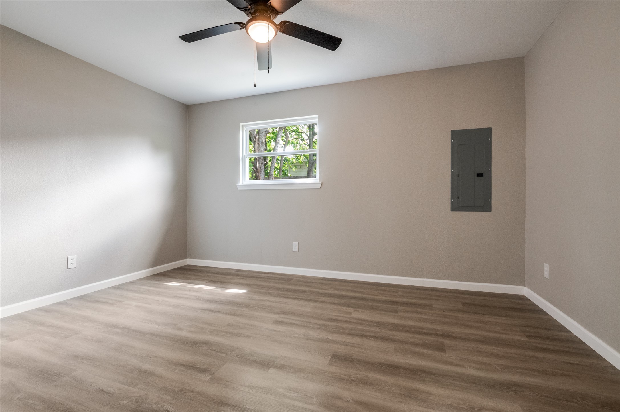 210 W Shelton Street Alvarado TX 76009