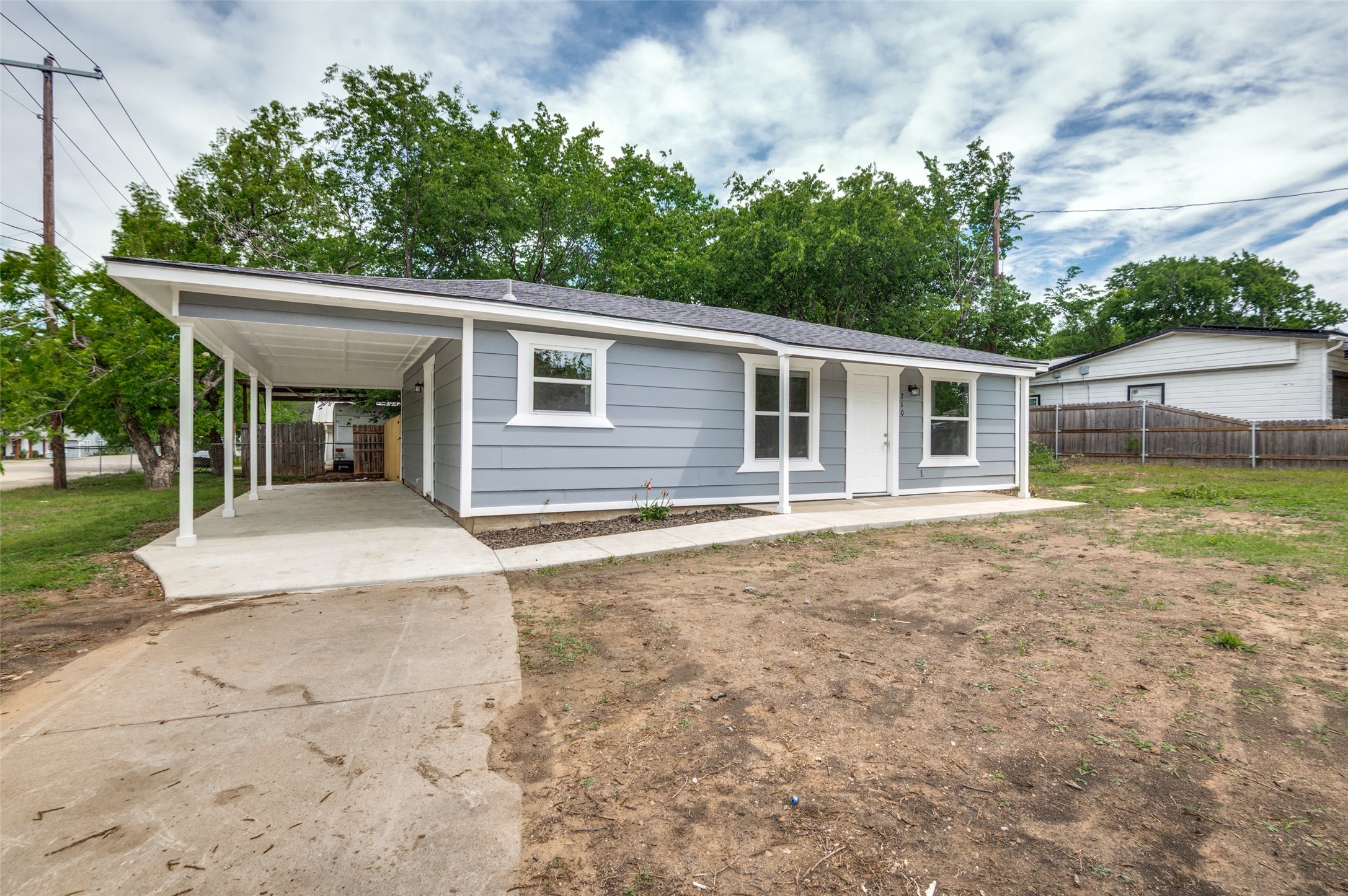 210 W Shelton Street Alvarado TX 76009