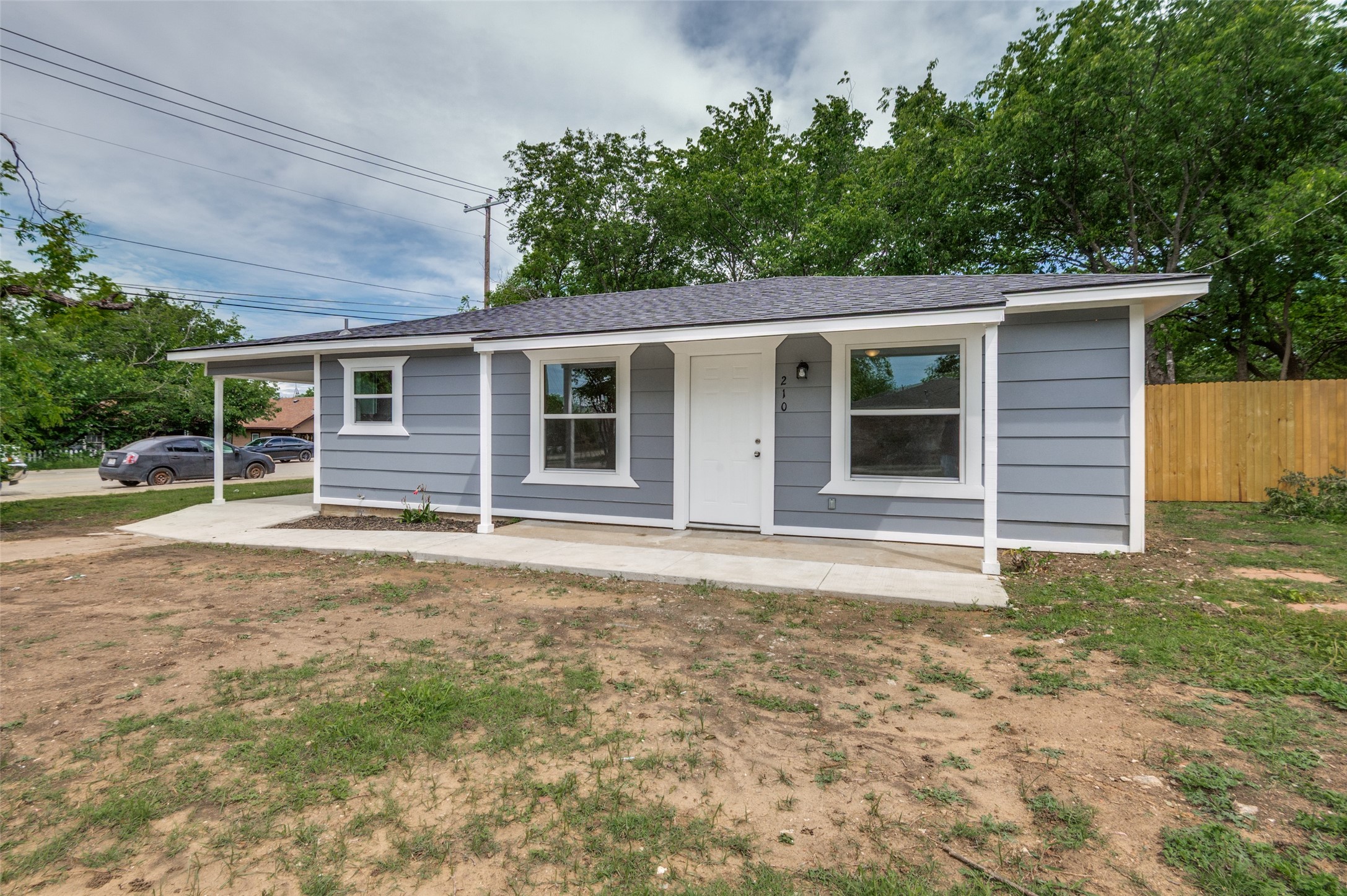 210 W Shelton Street Alvarado TX 76009