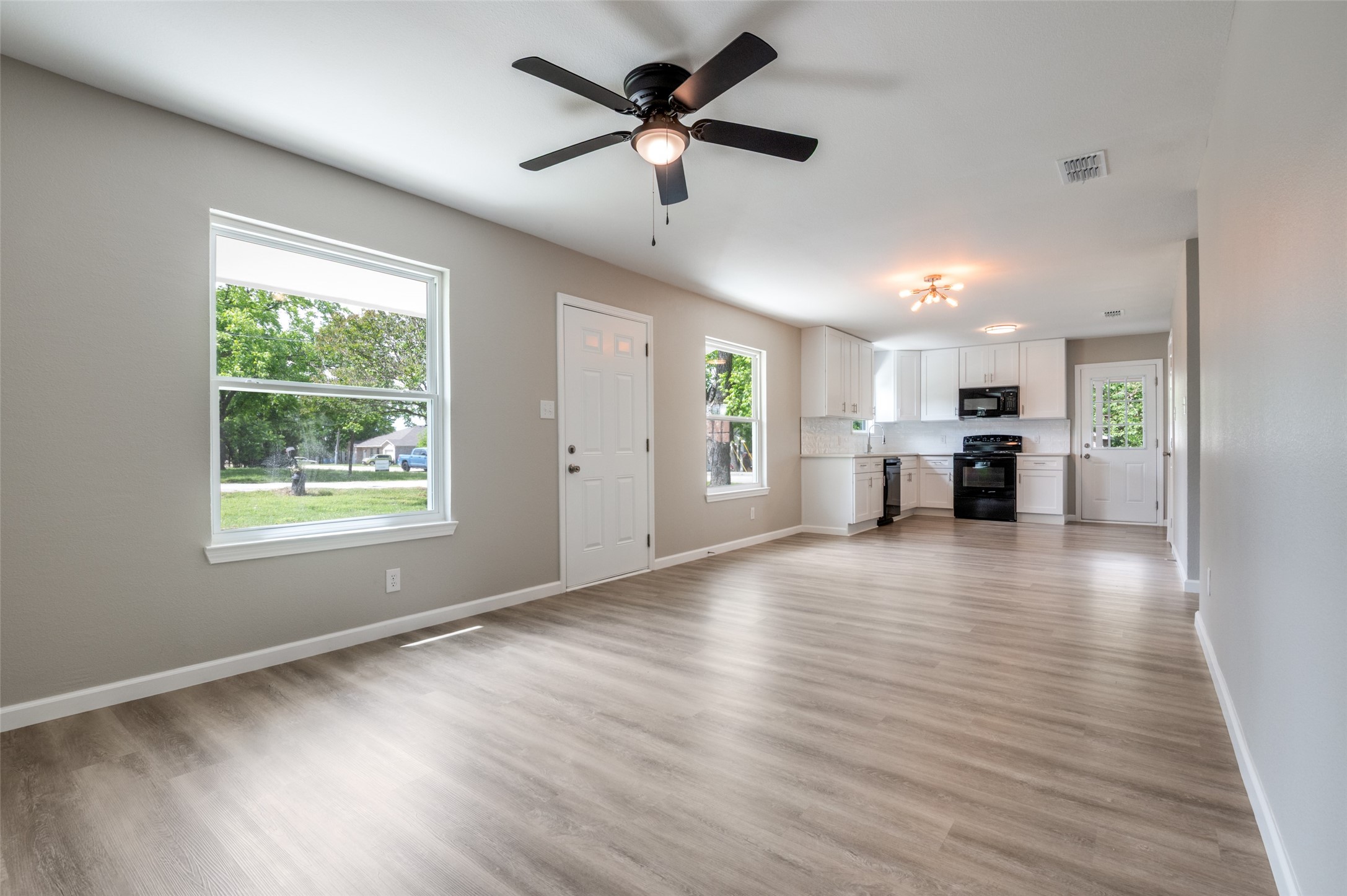 210 W Shelton Street Alvarado TX 76009