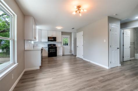 210 W Shelton Street Alvarado TX 76009