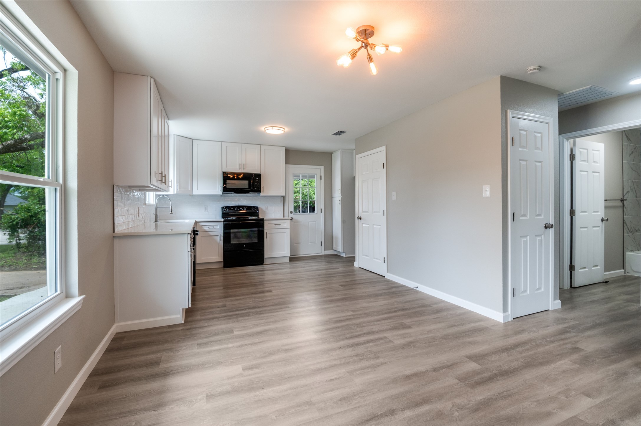 210 W Shelton Street Alvarado TX 76009