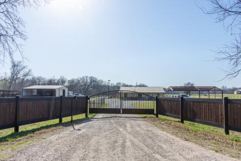 1404 County Road 5035 Leonard TX 75452