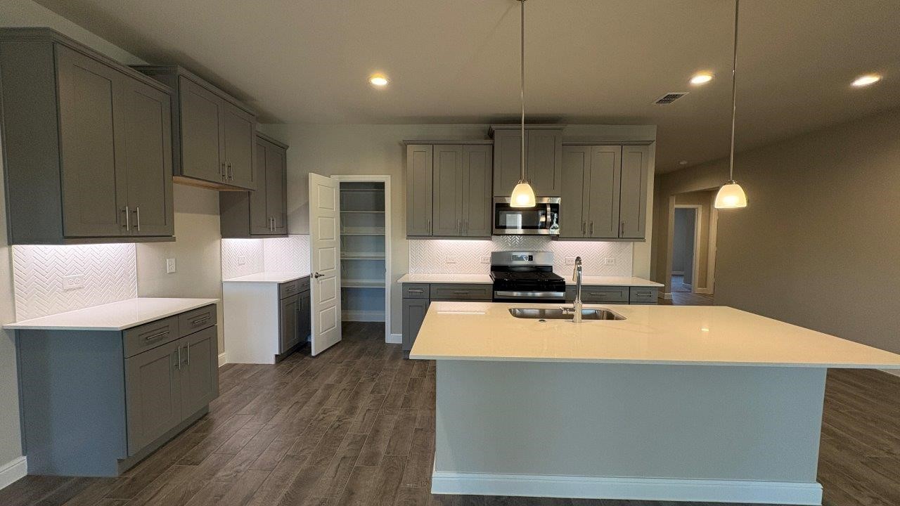 1161 Keystone Drive Granbury TX 76048