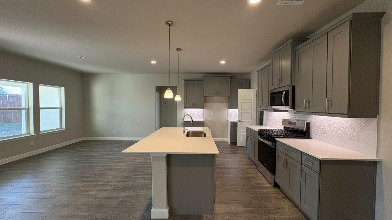 1161 Keystone Drive Granbury TX 76048