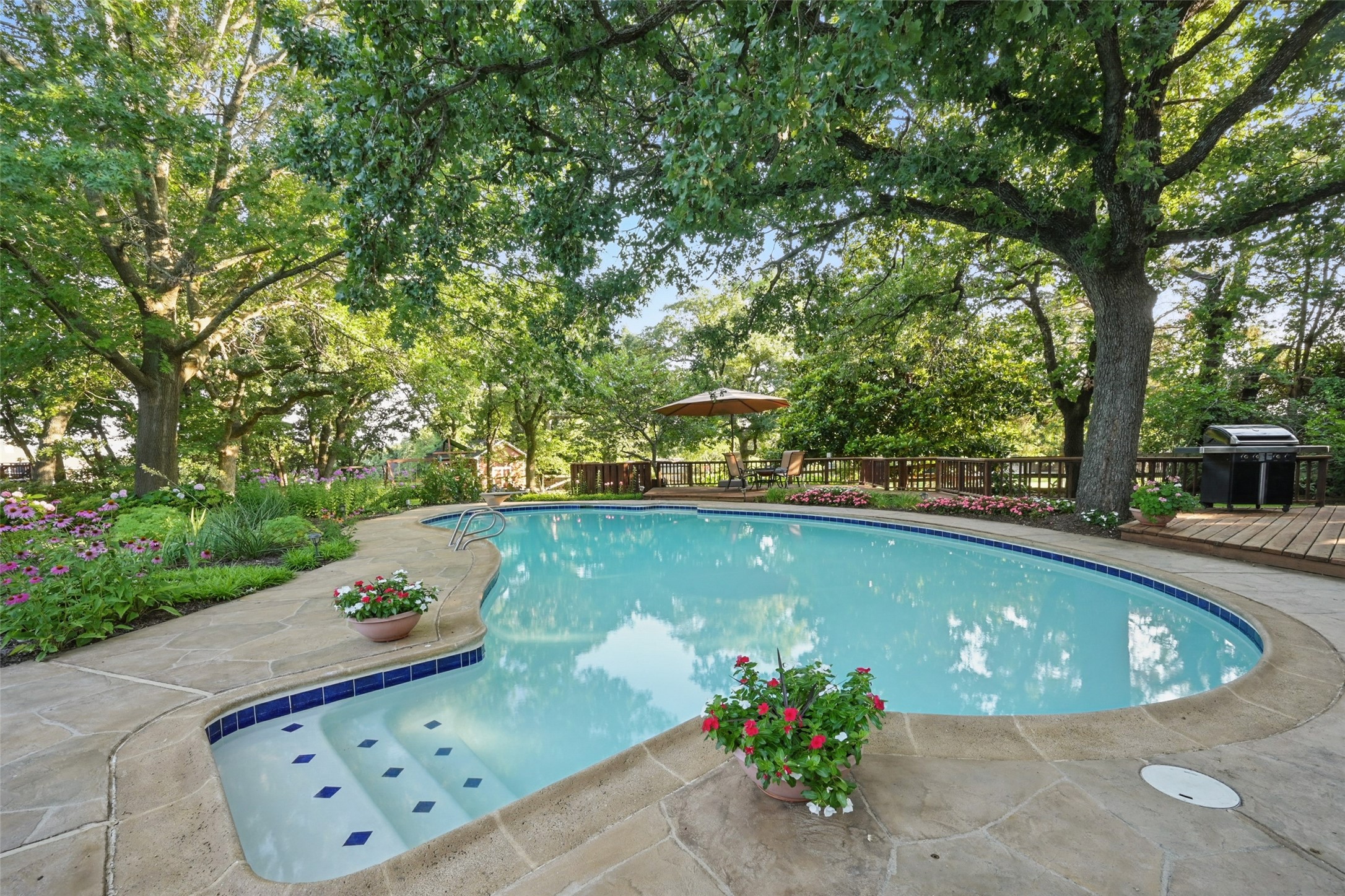 120 Hollow Oak Court Double Oak TX 75077