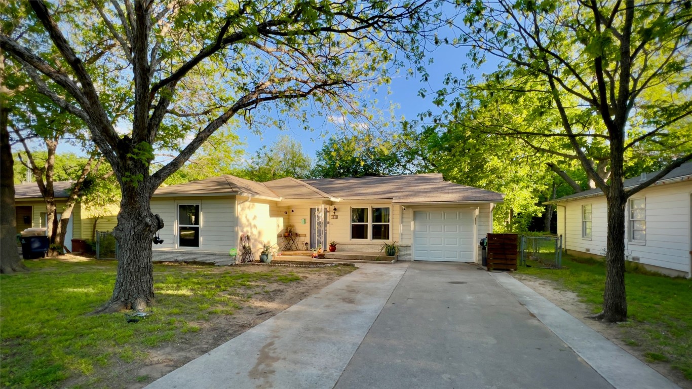 1003 Emery Street Denton TX 76201