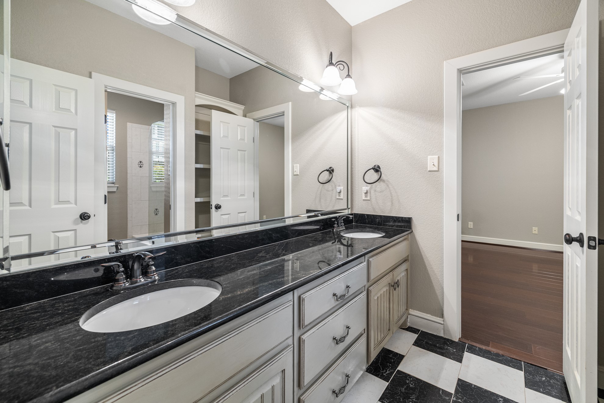 2123 Austins Circle Tool TX 75143