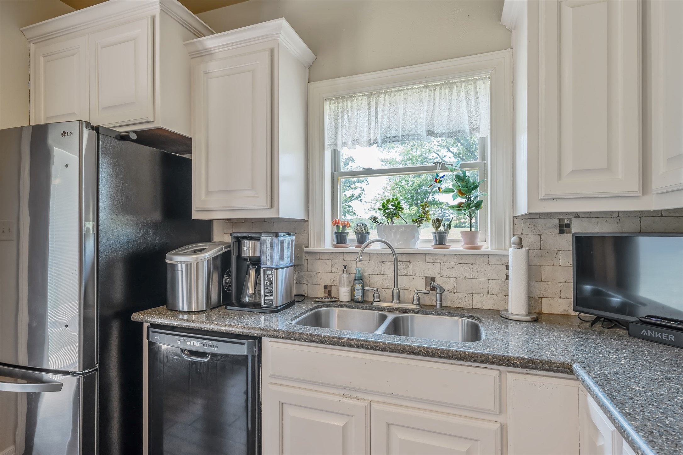 13043 W County Road 4182 Henderson TX 75654