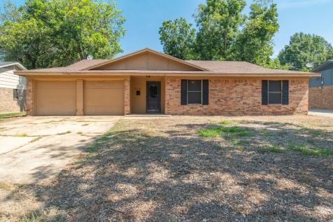 2135 Sycamore Street Paris TX 75460