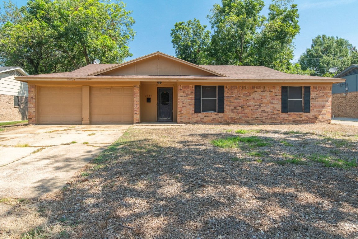 2135 Sycamore Street Paris TX 75460