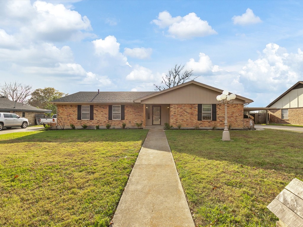 908 Stonelake Drive Cleburne TX 76033