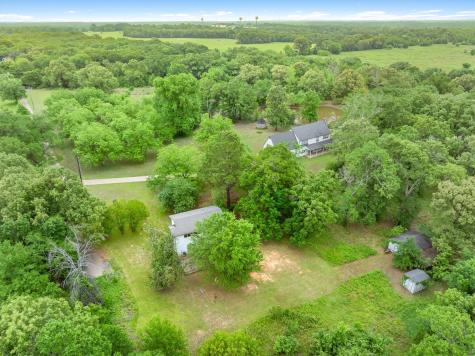 1434 Vz County Road 4519 Van TX 75790