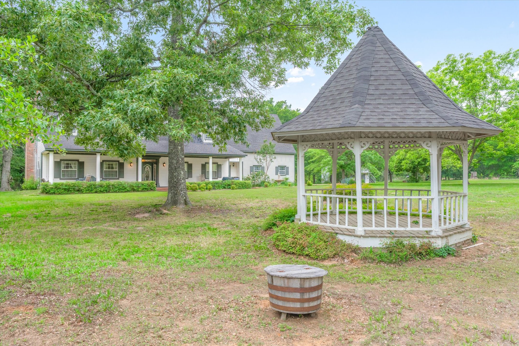 1434 Vz County Road 4519 Van TX 75790
