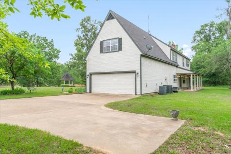 1434 Vz County Road 4519 Van TX 75790