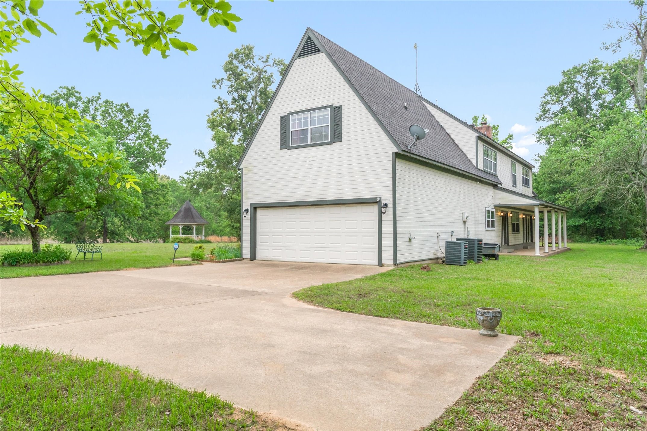 1434 Vz County Road 4519 Van TX 75790