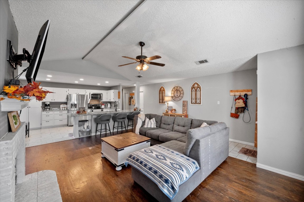 1204 Hidden Creek Drive Mansfield TX 76063