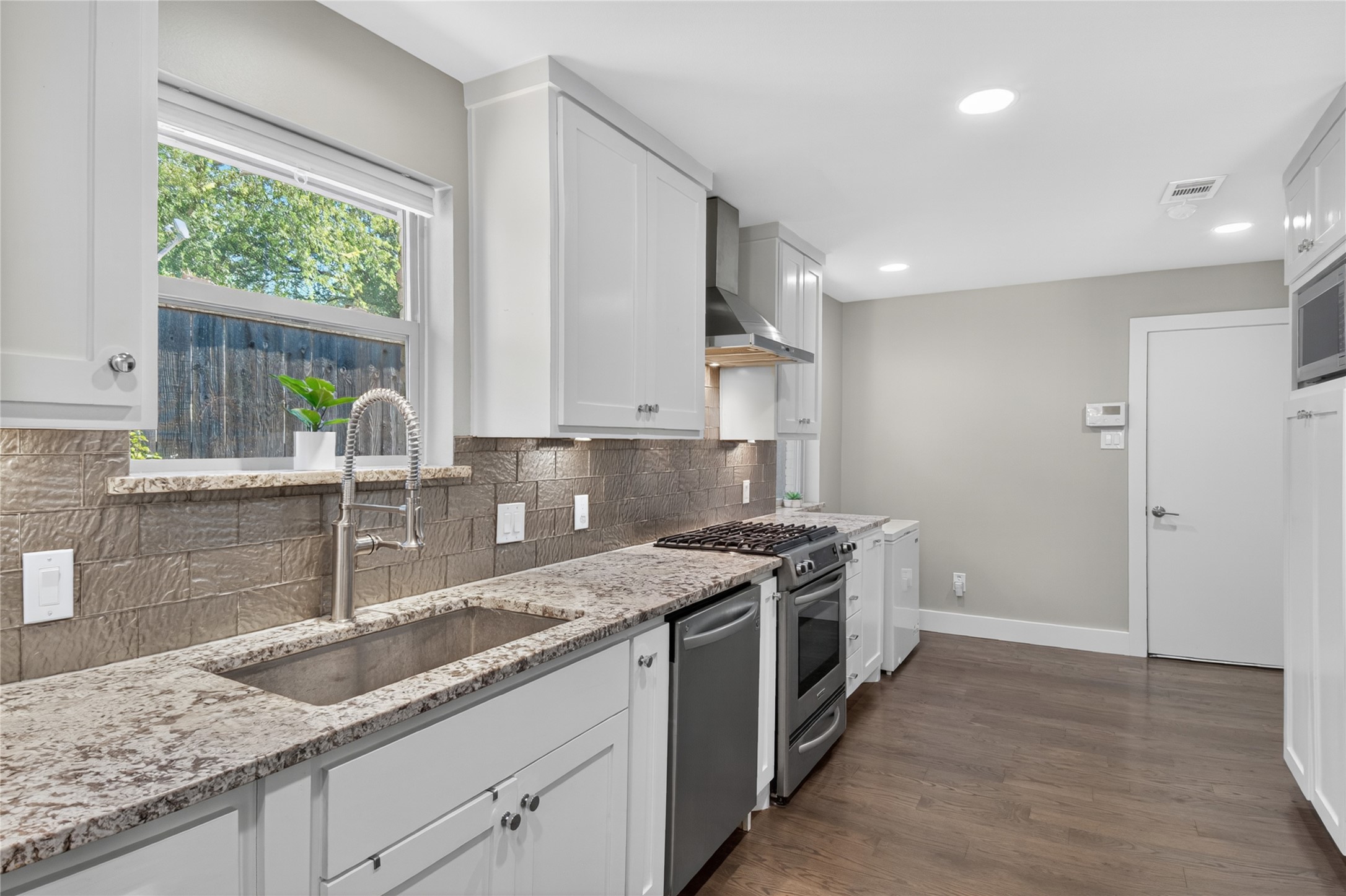 6842 Arboreal Drive Dallas TX 75231