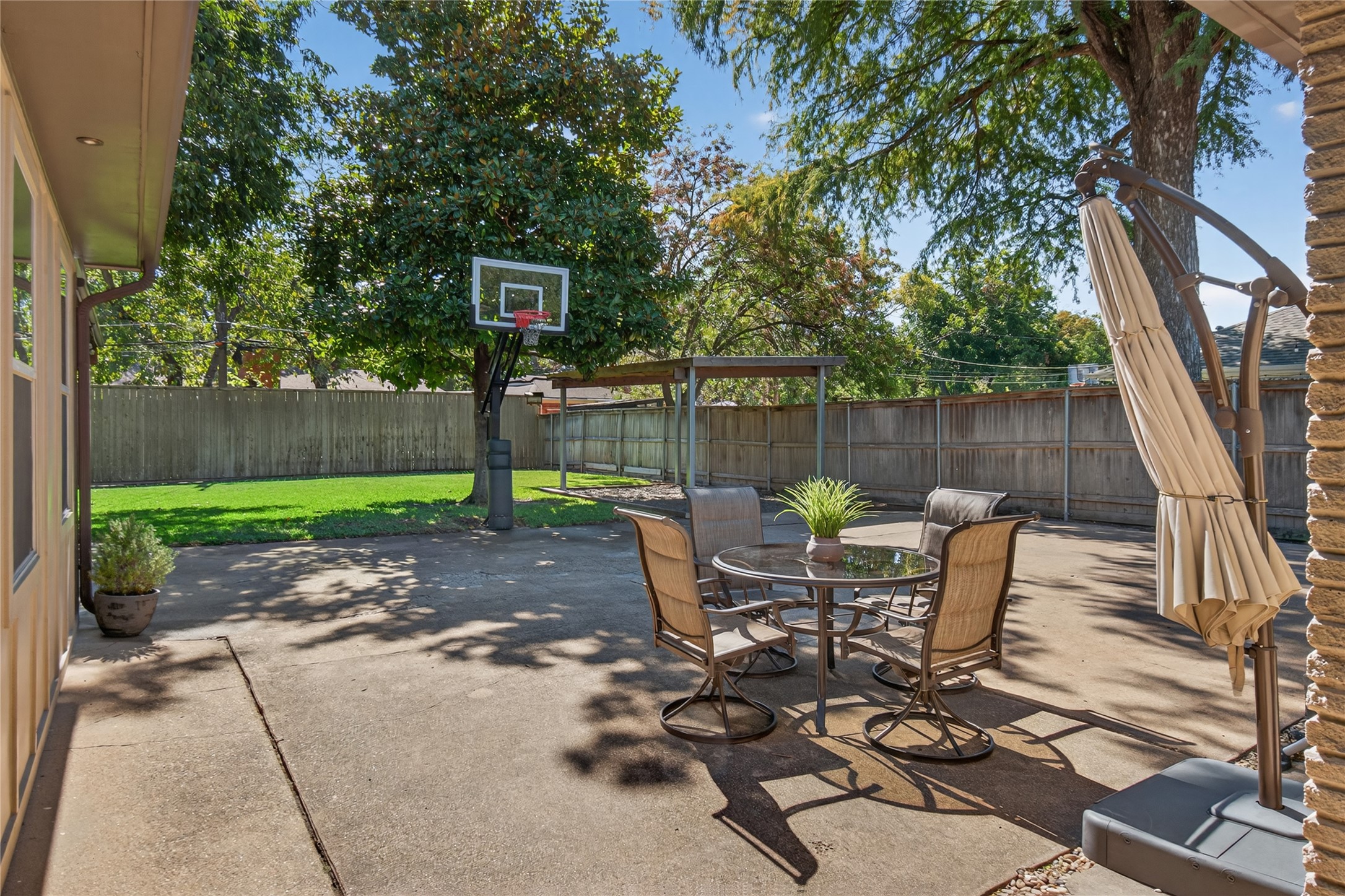 6842 Arboreal Drive Dallas TX 75231
