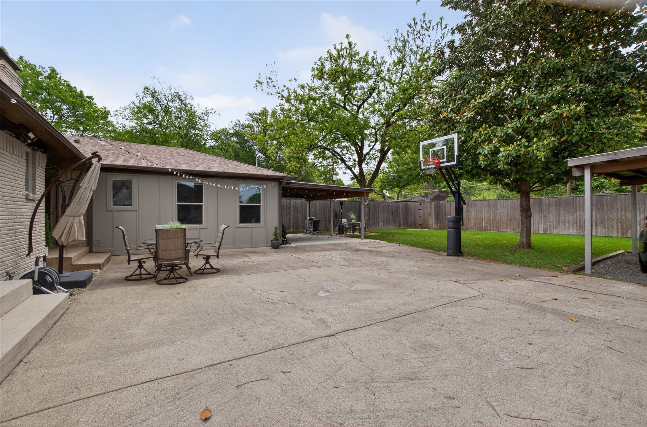 6842 Arboreal Drive Dallas TX 75231