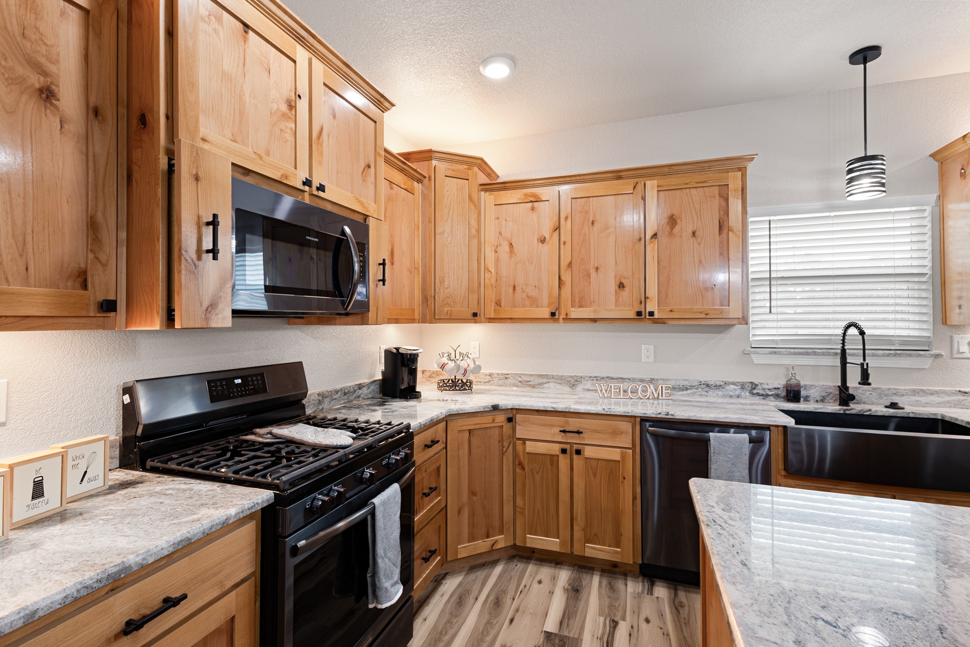 1446 Faulkner Road Sunset TX 76270