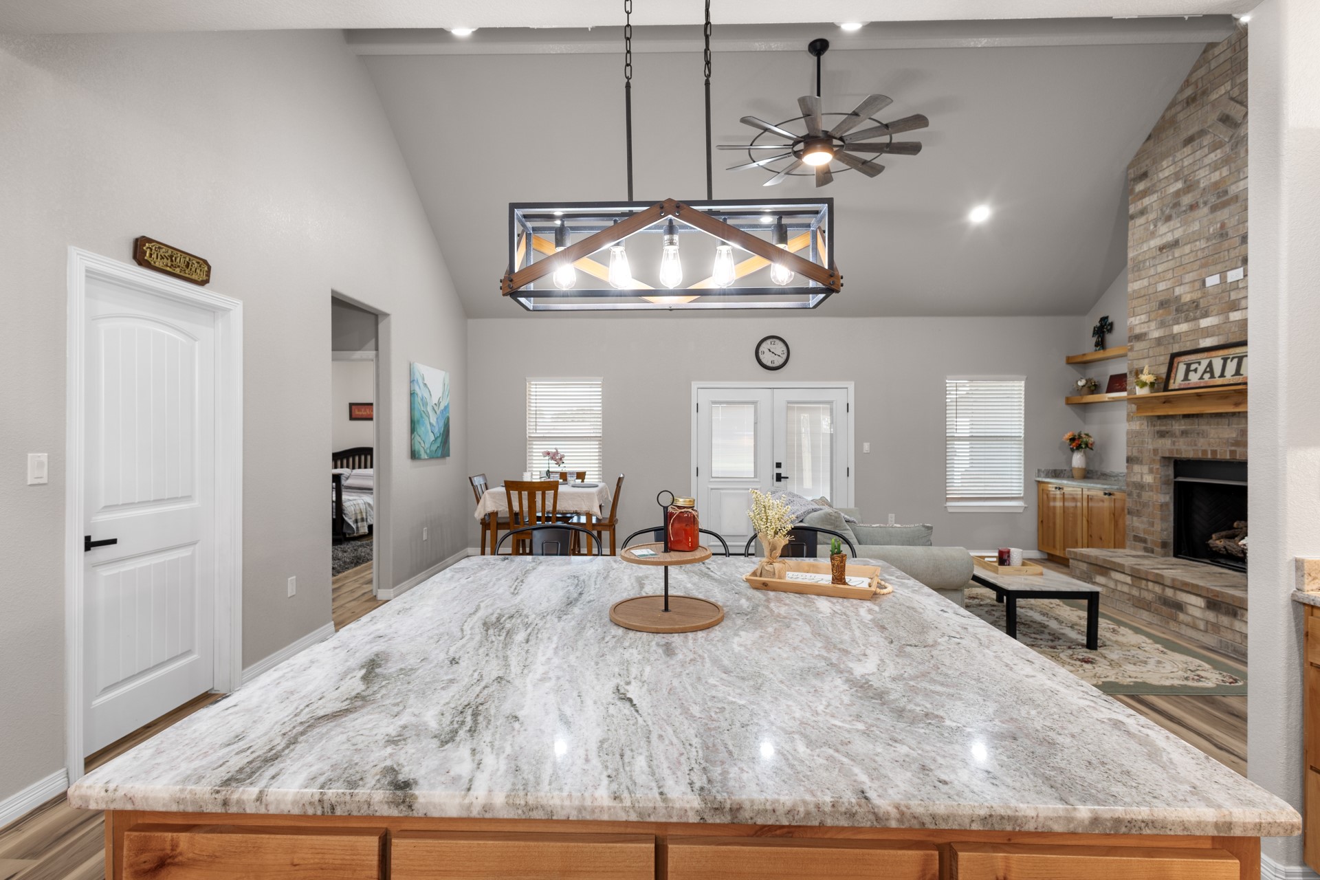 1446 Faulkner Road Sunset TX 76270