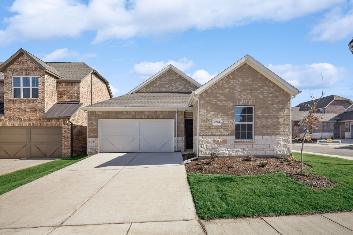 2220 Crooked Bow Drive Mesquite TX 75149
