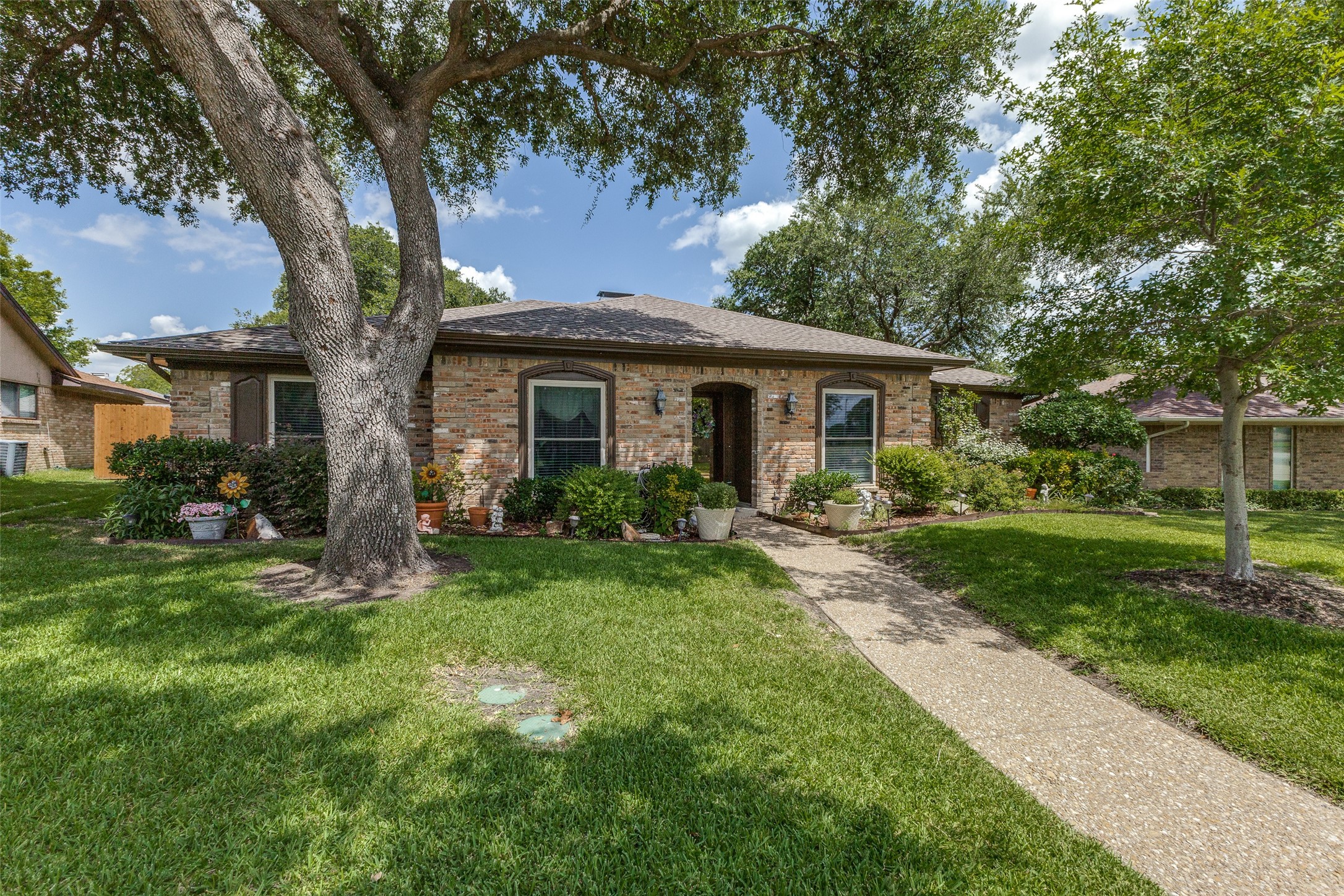 3816 Roan Circle Garland TX 75043