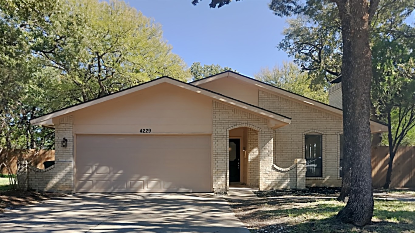 4229 Glen Springs Drive Arlington TX 76016