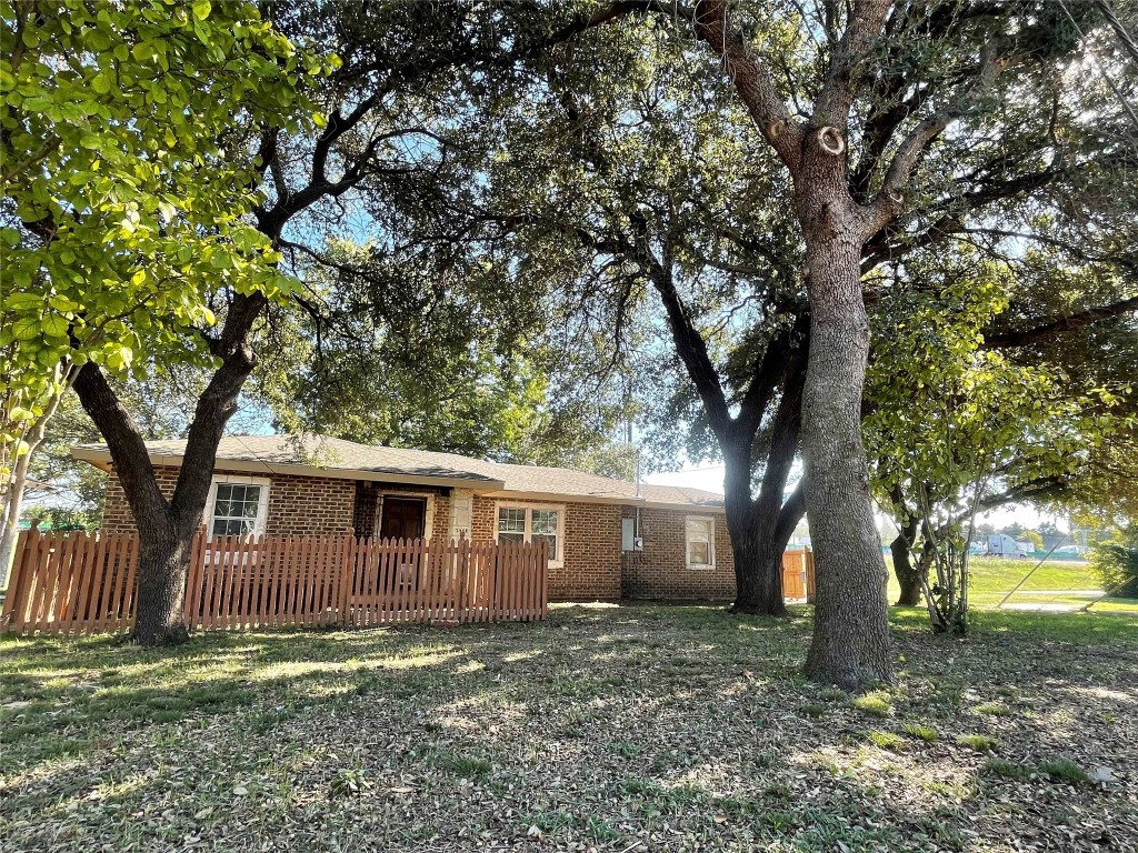 2908 Nandina Drive Dallas TX 75241