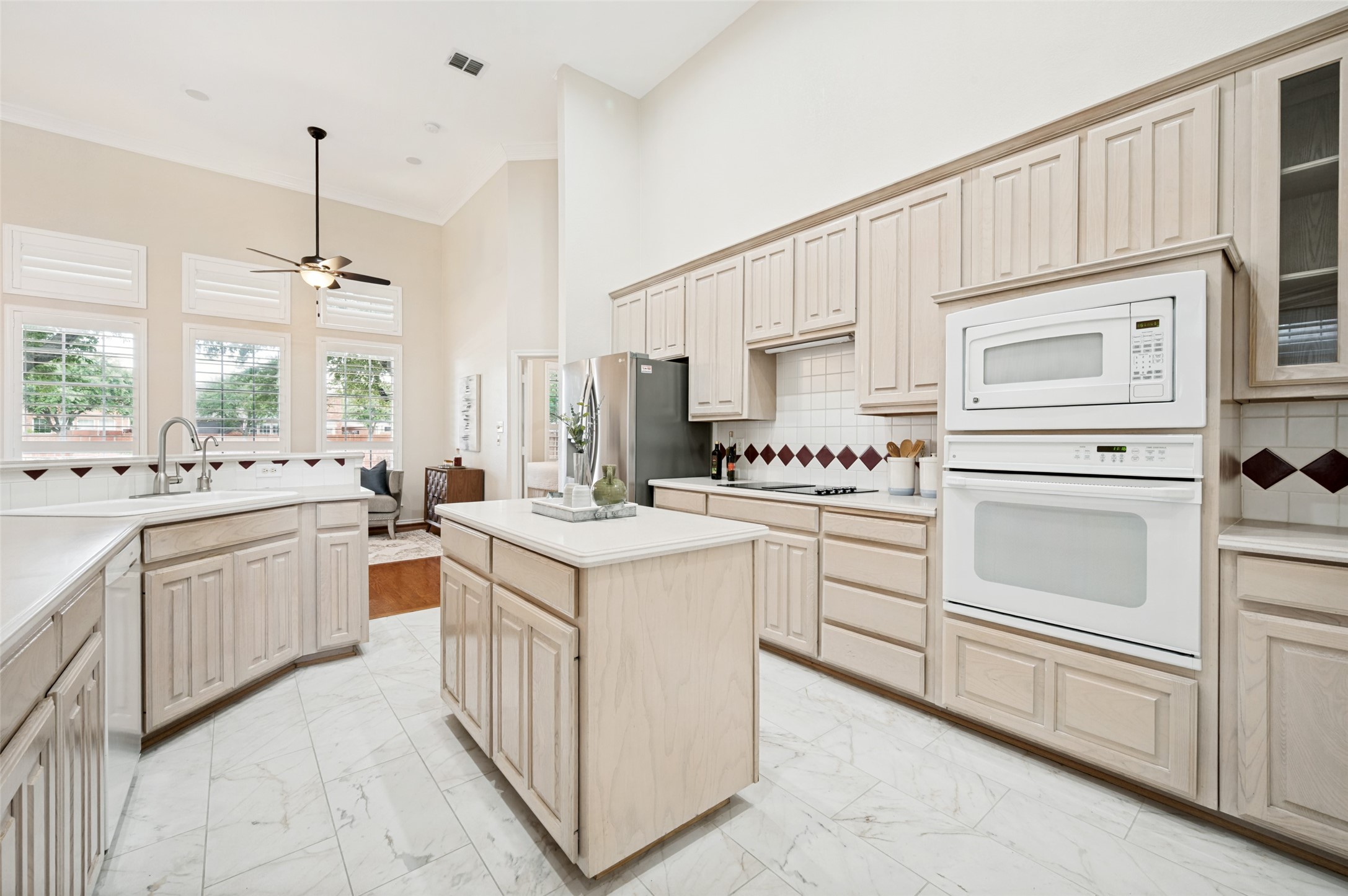 306 Heatherwood Drive Irving TX 75063
