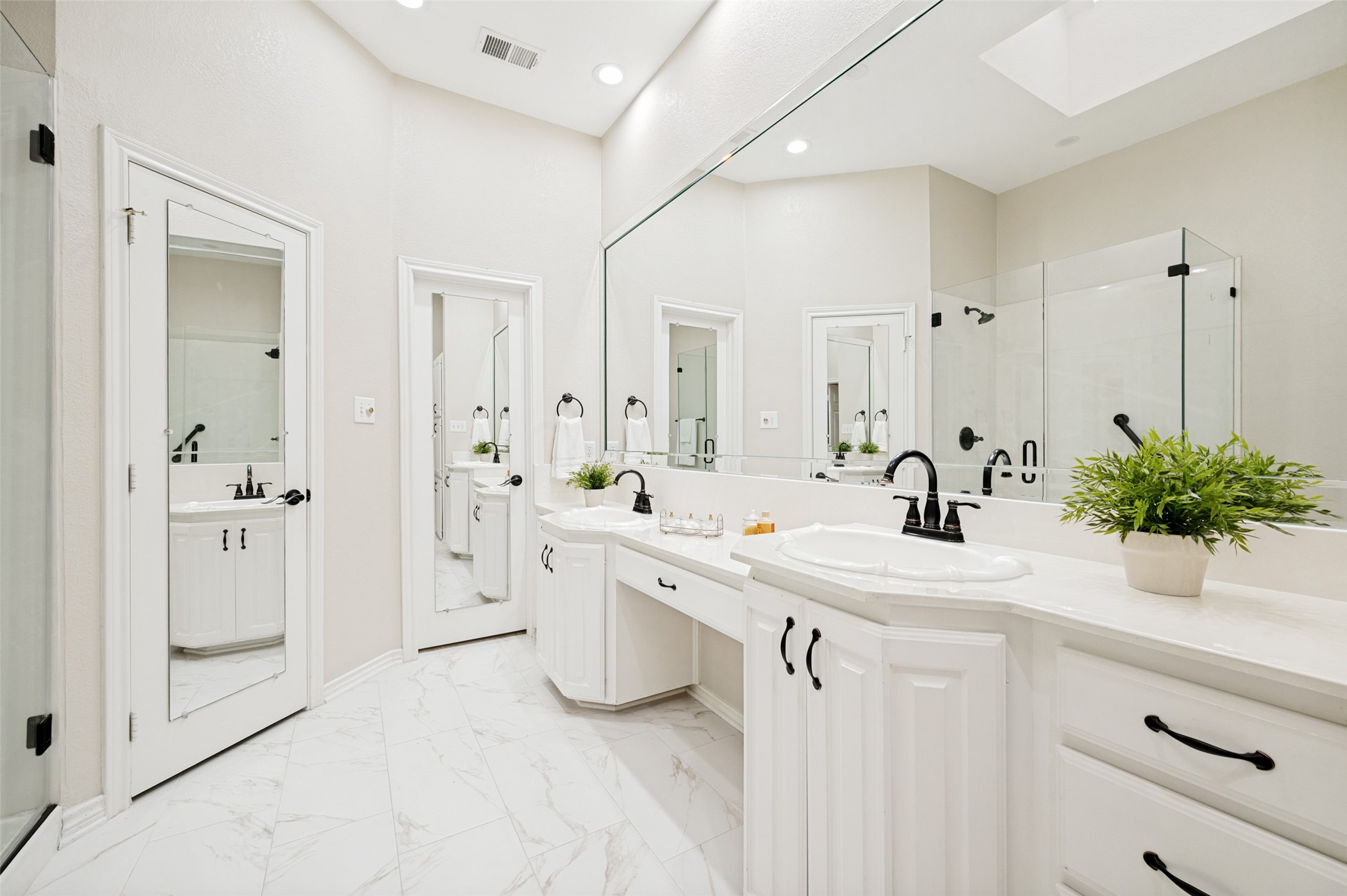 306 Heatherwood Drive Irving TX 75063