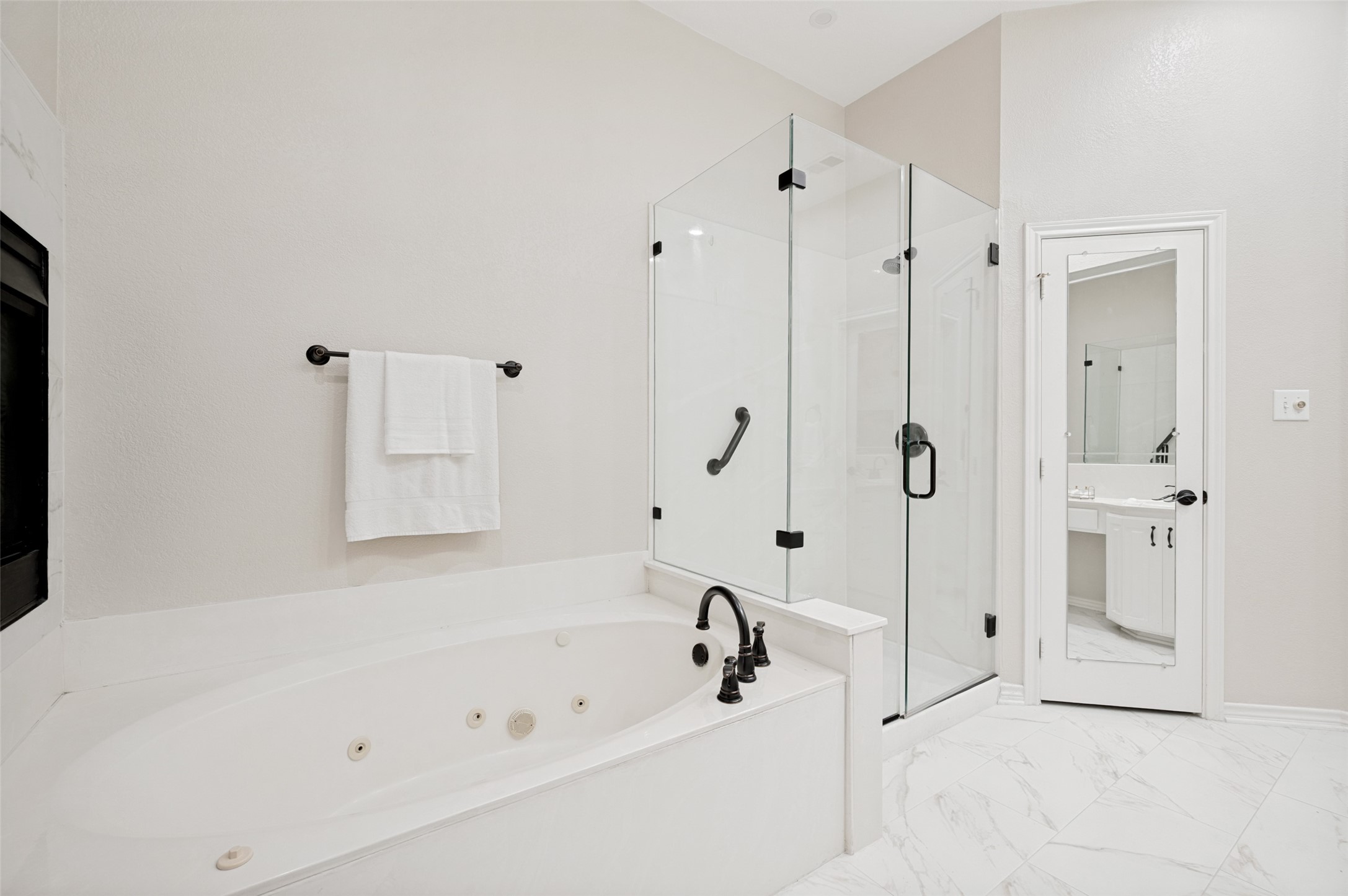 306 Heatherwood Drive Irving TX 75063