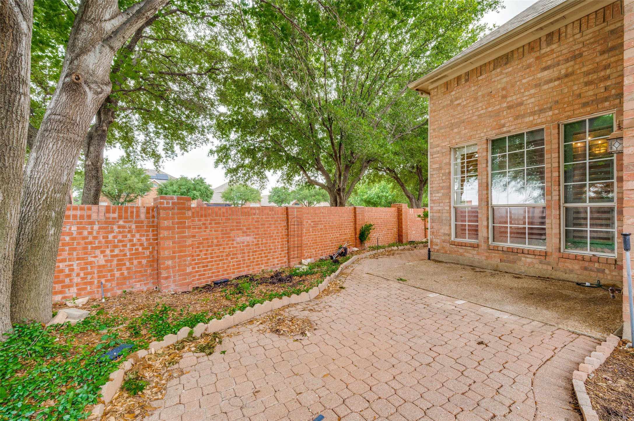 306 Heatherwood Drive Irving TX 75063