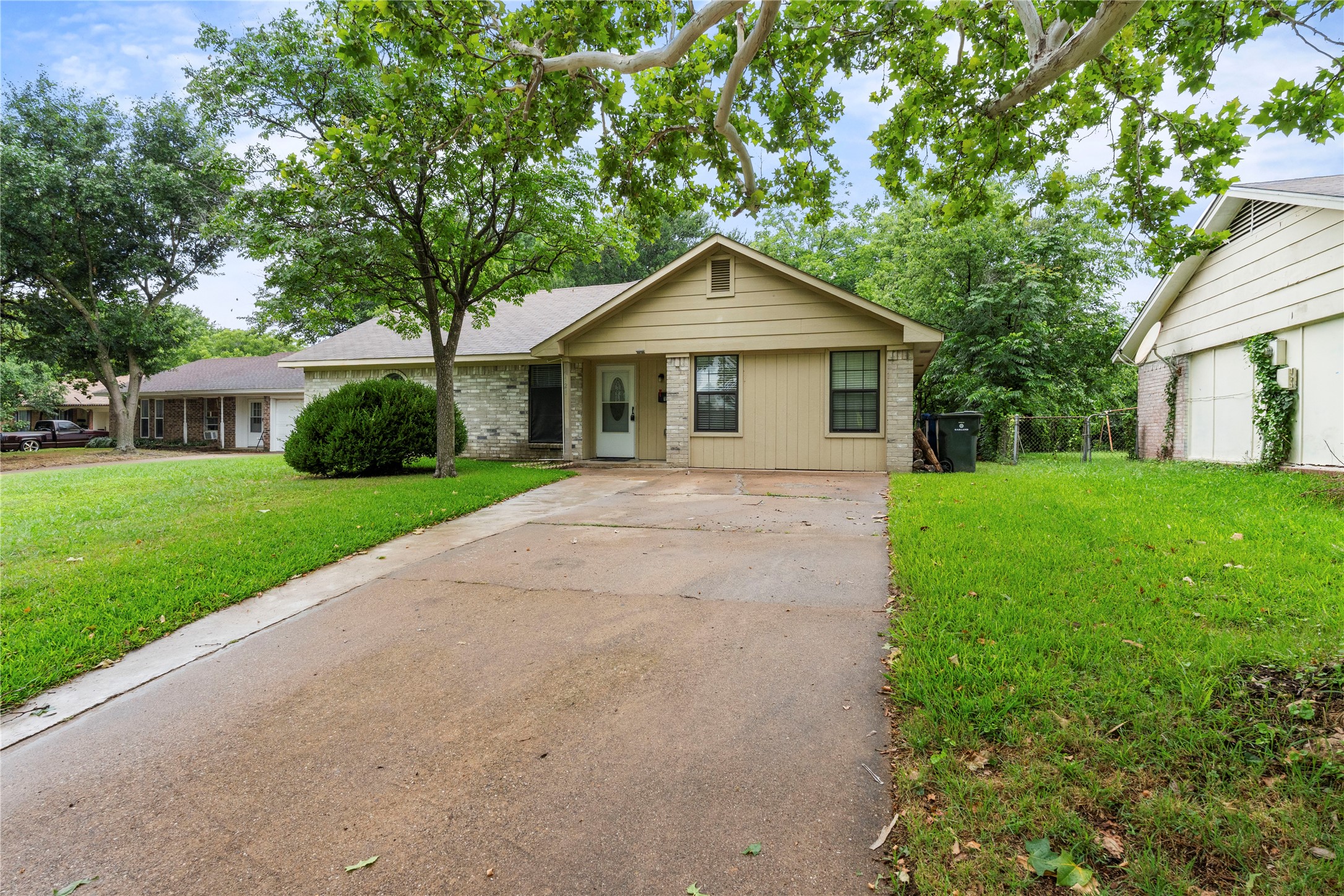 1121 Sam Houston Drive Garland TX 75042