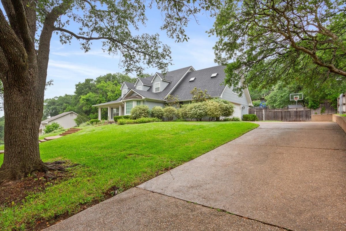 402 Shadow Mountain Drive Woodway TX 76712