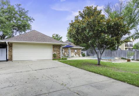 1222 Stonewall Street Garland TX 75043