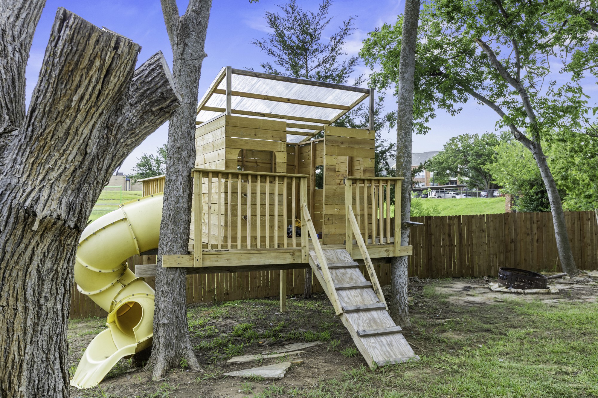 1222 Stonewall Street Garland TX 75043