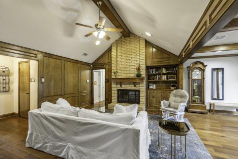 1222 Stonewall Street Garland TX 75043